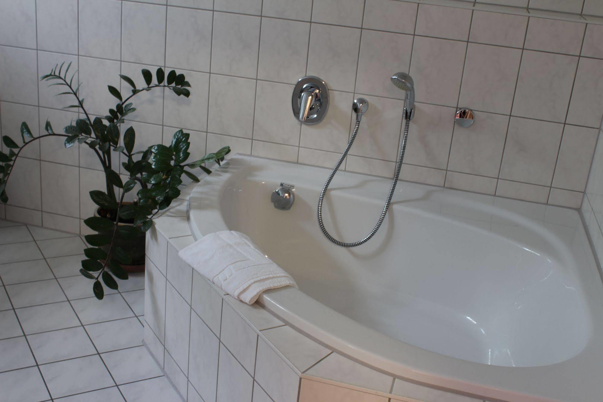 Haus am Spreebogen Hotel Fürstenwalde Buitenkant foto
